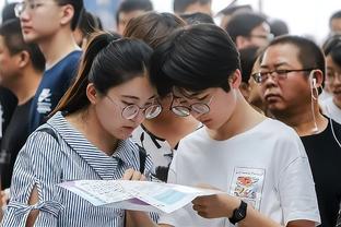 基根-穆雷和小萨同时砍下30+&真实命中率80+% 队史首对